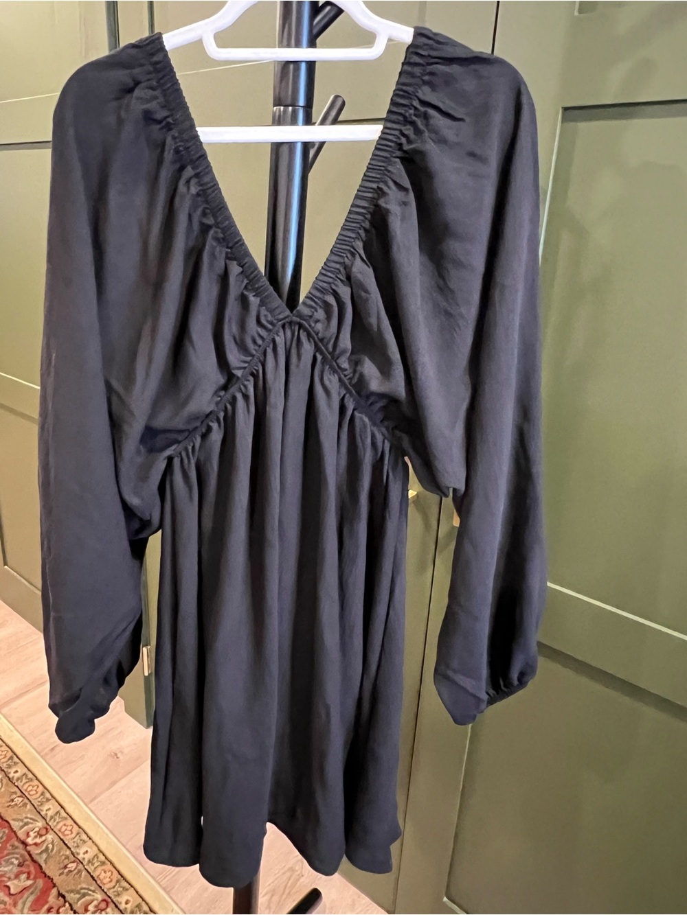 Elegant Black V-Neck Long Sleeve Mini Dress